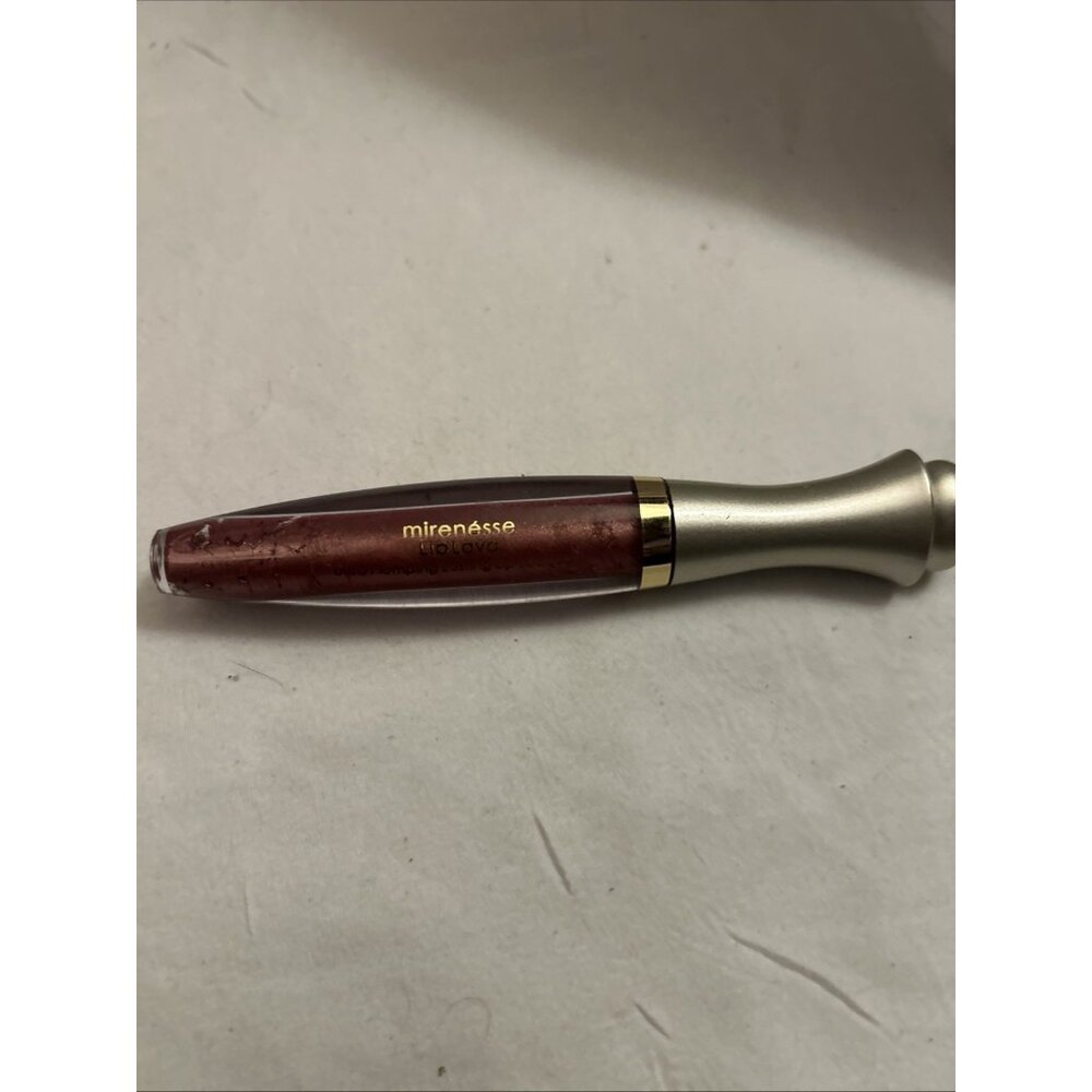 Mirenesse Lip Lava Ultra plumping lip lacquer (purplish berry color) New see